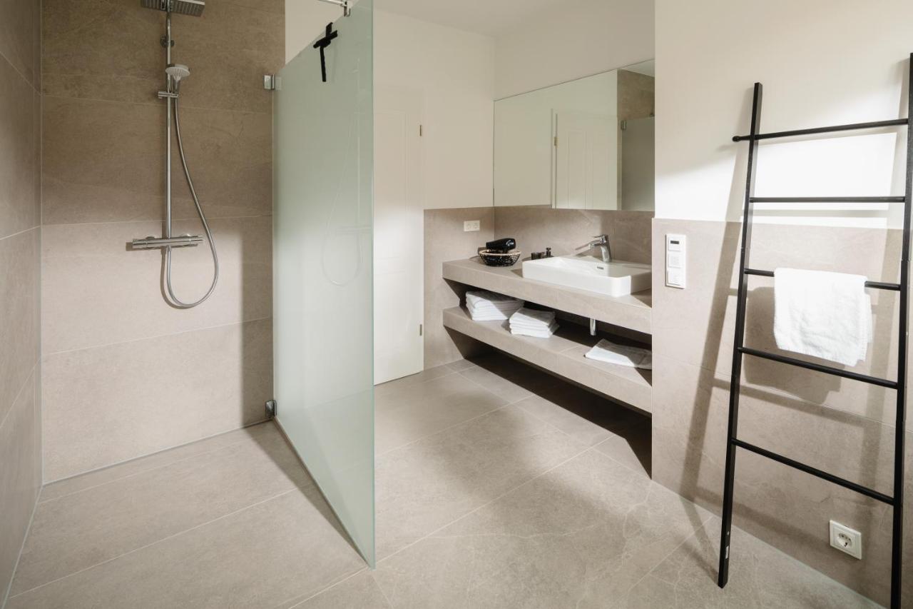 Kuesten Suite Sued - Seitliche Wasserlage, Terrasse, 70Qm Greetsiel Exterior photo